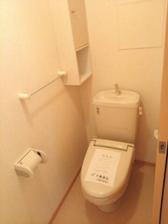 コンパクトで使いやすいトイレです