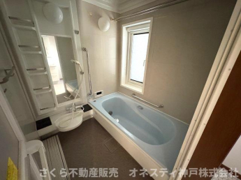 広々とした浴室は、ゆったりと入浴していただくことができ、日々の疲れを癒していただけます。