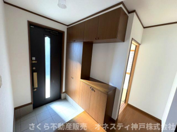 シューズボックス付きの玄関につき、玄関まわりがスッキリとします♪