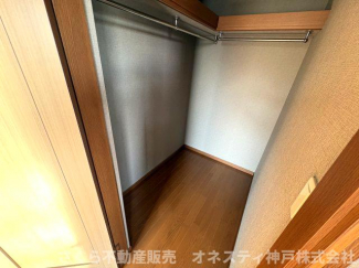 広々としたウォークインクローゼットは、収納に困りません。