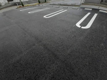 駐車場があるので、車を買う予定の方も安心です