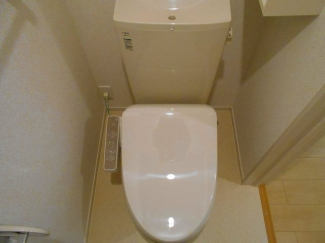 清潔感のあるトイレです