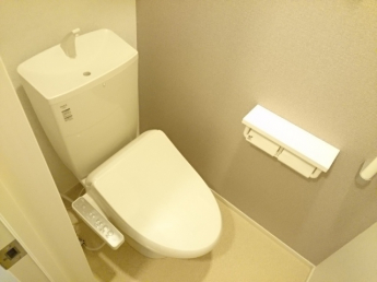 コンパクトで使いやすいトイレです