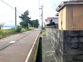 【前面道路含む現地写真】