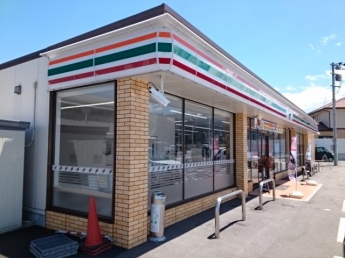 セブンイレブン東温市役所前店様まで500m