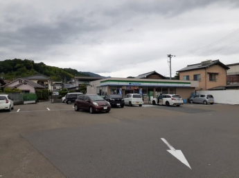 ファミリーマート内子店様まで350m