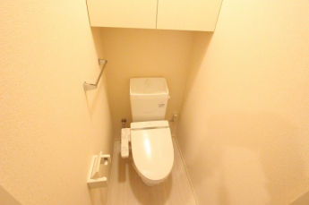 コンパクトで使いやすいトイレです