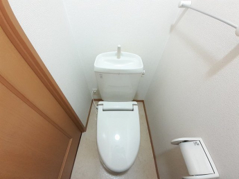 コンパクトで使いやすいトイレです