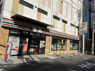 セブンイレブン大阪道頓堀２丁目店まで156m