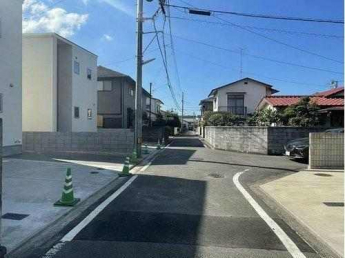 前面道路含む現地写真です