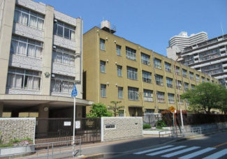 大阪市立友渕中学校まで260m