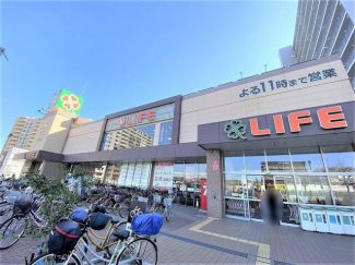 ライフ堺駅前店まで302m