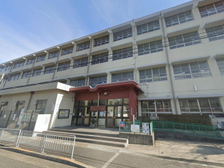 堺市立三宝小学校まで911m