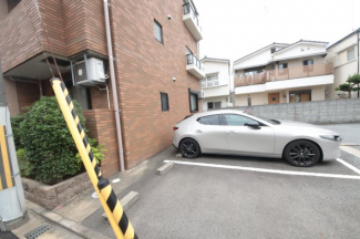 車をお持ちの方に嬉しい駐車場付きの物件です