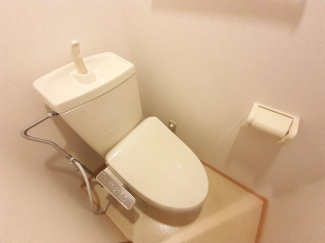 コンパクトで使いやすいトイレです