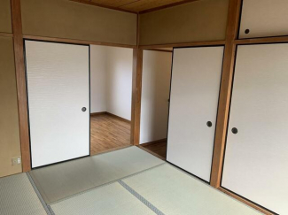 ２階和室　この部屋からバルコニーに出られます。