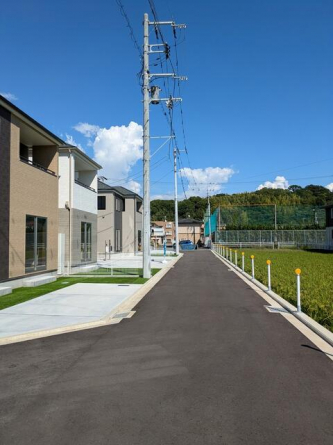 南側道路となっており、陽当り良好です