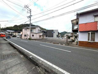 東側前面道路