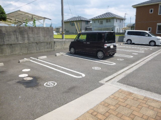 【駐車場】