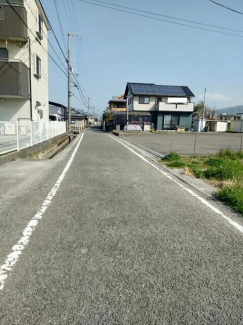 駐車場接面道路から北側を撮影しています♪