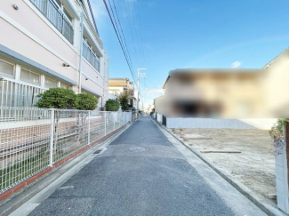 【前面道路含む現地写真】