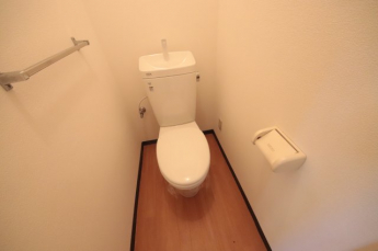 シンプルで使いやすいトイレです