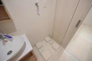 落ち着いた色調のトイレです