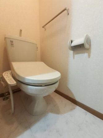 シンプルで使いやすいトイレです