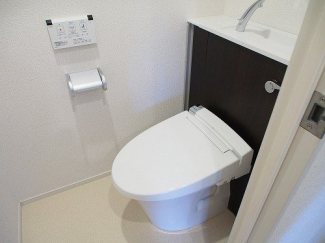 コンパクトで使いやすいトイレです