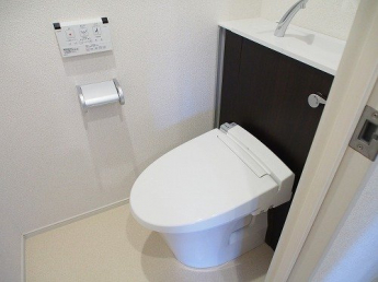 コンパクトで使いやすいトイレです