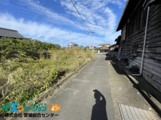 南側の前面道路です。