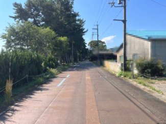 【前面道路含む現地写真】