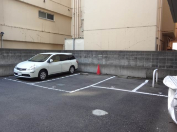 【駐車場】