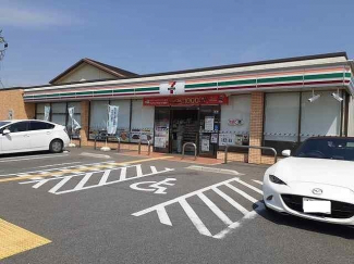 セブンイレブン三木加佐店まで270m