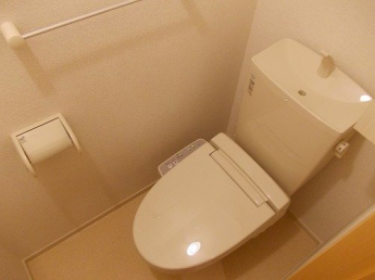 ゆったりとした空間のトイレです