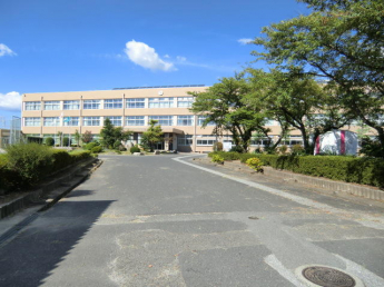 愛荘町立愛知中学校まで1081m