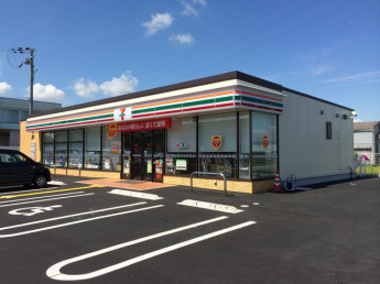 セブンイレブン愛荘町市店まで669m