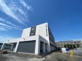 愛荘町立愛知中学校まで1332m