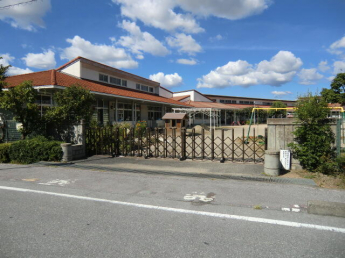 愛荘町立愛知川幼稚園まで913m