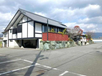 東温市田窪の店舗の画像