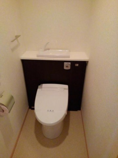 シンプルで使いやすいトイレです