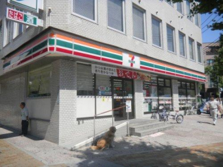 セブンイレブン神戸布引町２丁目店まで41m