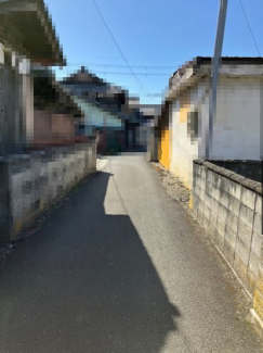 【前面道路含む現地写真】