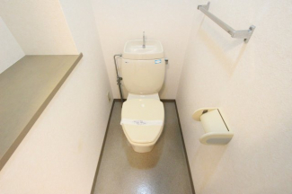 コンパクトで使いやすいトイレです