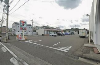 セブンイレブン松山西長戸店まで550m