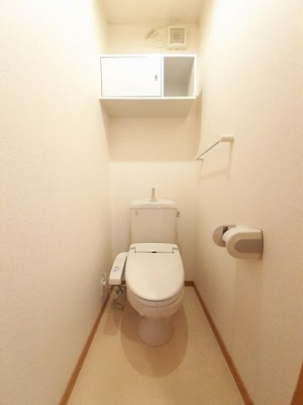 コンパクトで使いやすいトイレです