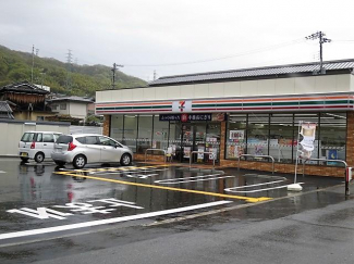 セブンイレブン大東野崎３丁目店まで102m