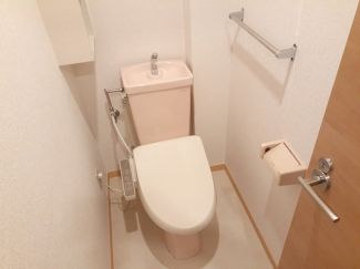 清潔感のあるトイレです