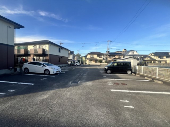 【駐車場】