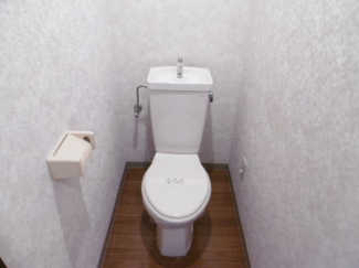 シンプルで使いやすいトイレです